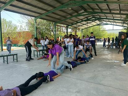 Más de 200 estudiantes participaron en actividades recreativas organizadas por docentes y alumnos de cuarto semestre.  El Cecytec Monclova Sur “Venustiano