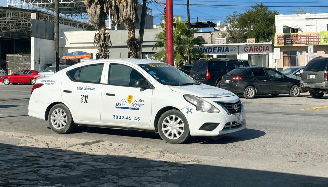 Transporte y Vialidad advierte sanciones de hasta más de 7 mil pesos por cobros indebidos en taxis