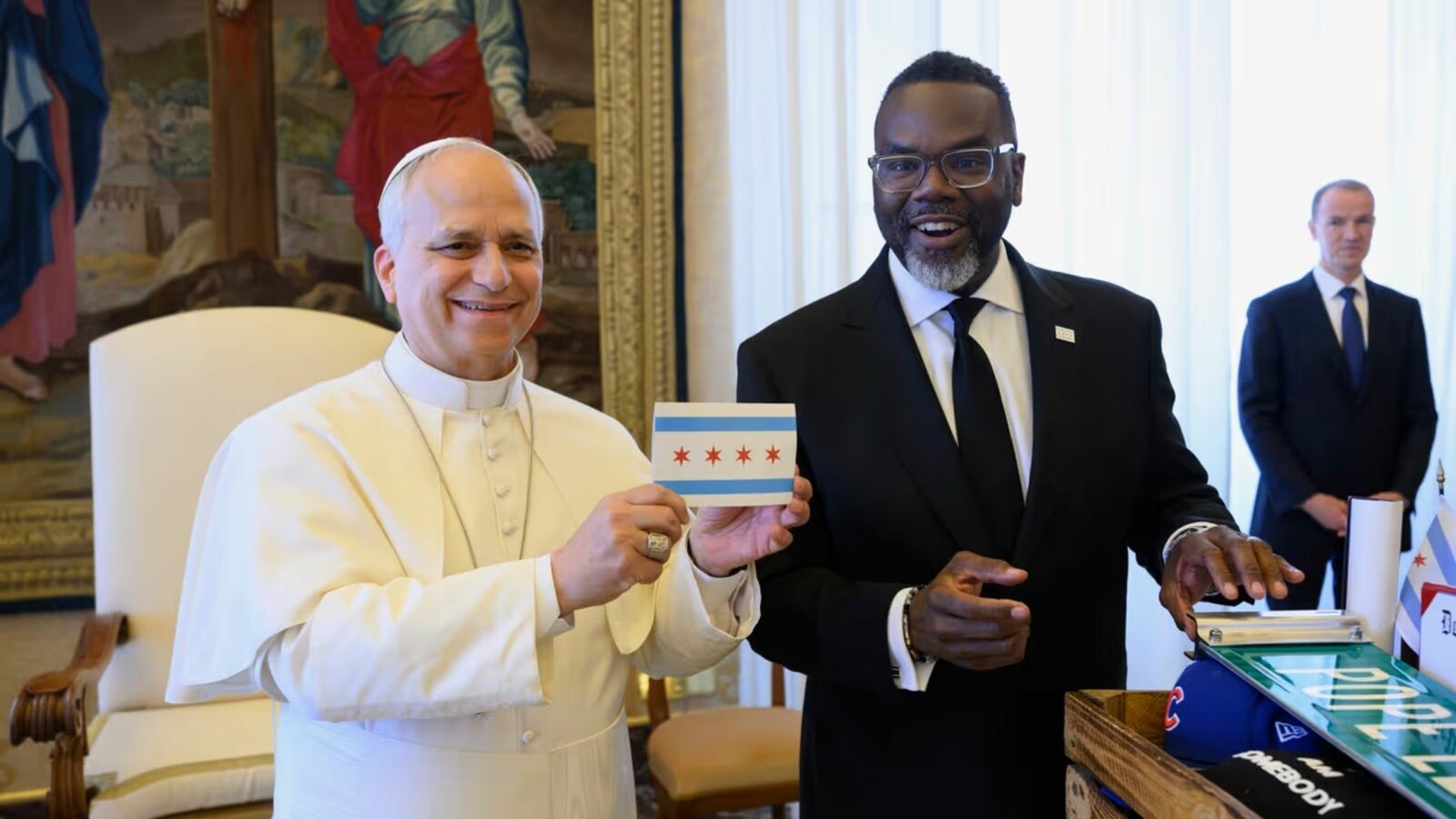 Trump critica al papa León XIV por reunión con alcalde de Chicago