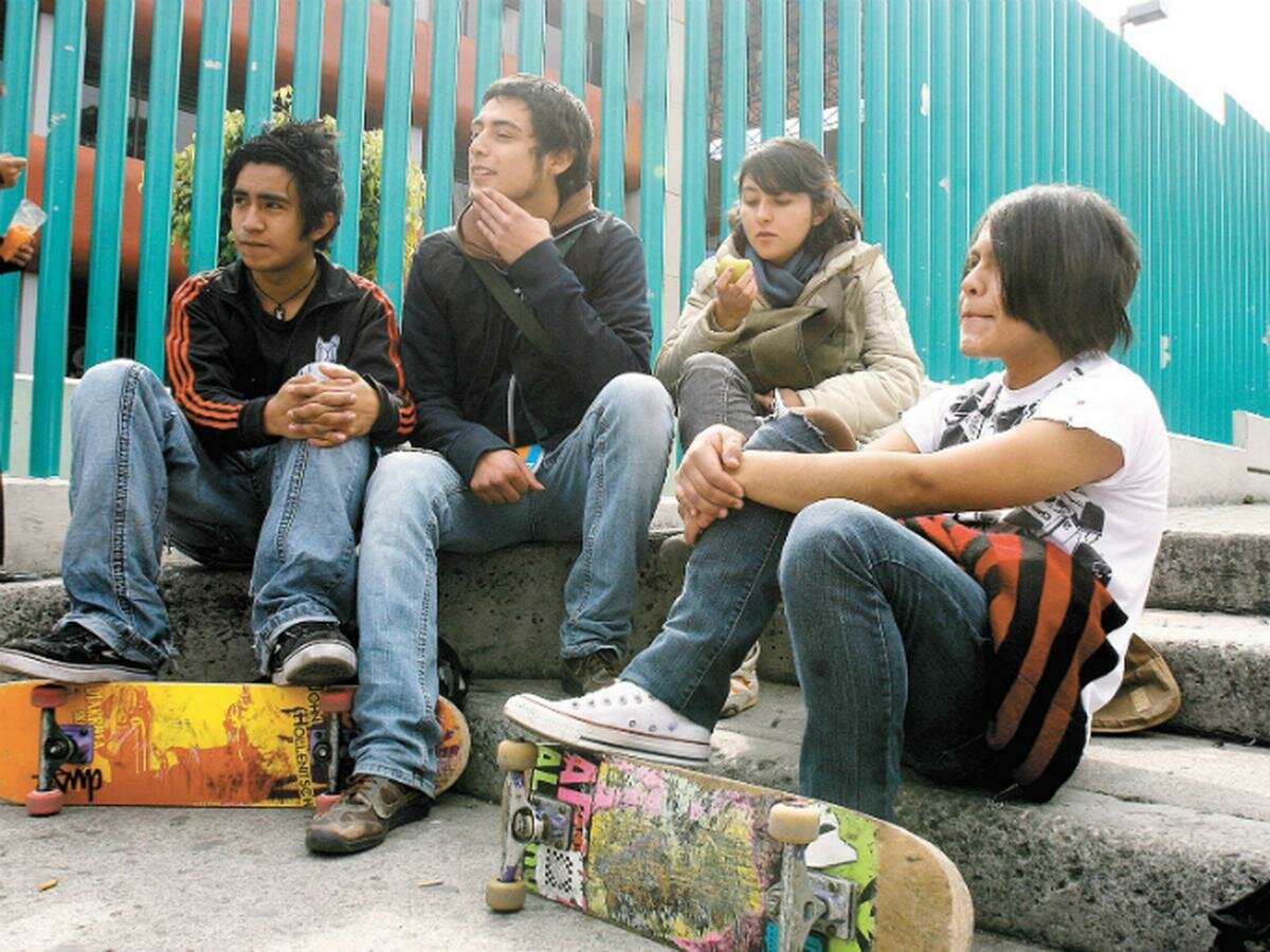 OCDE ubica a México entre los países con más jóvenes sin estudio ni empleo