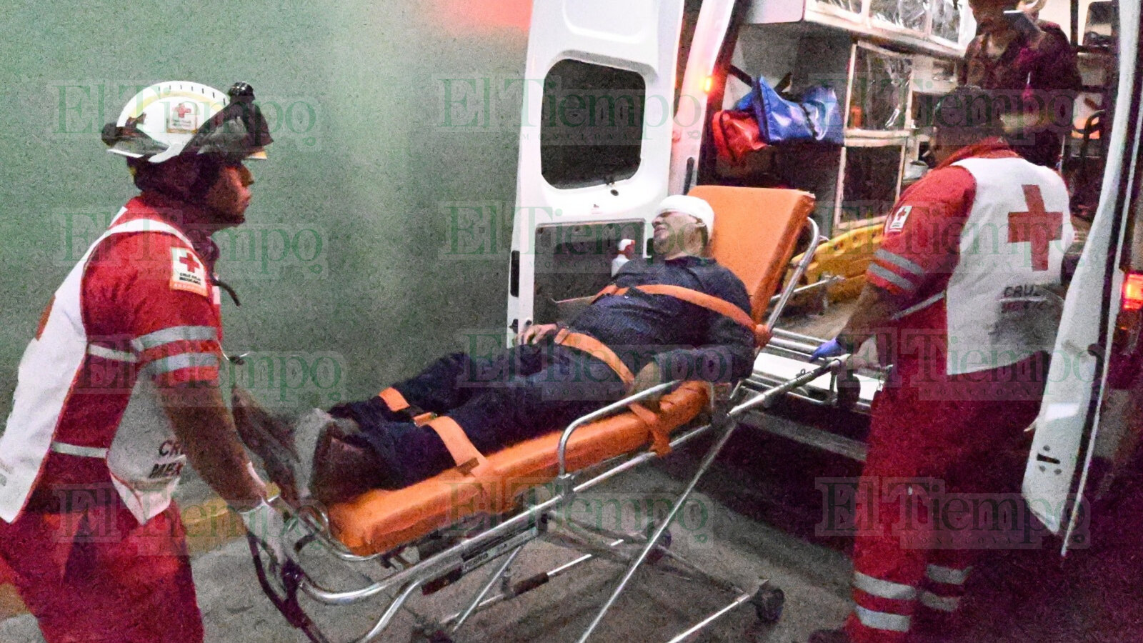 Padrastro e hijastro terminan hospitalizados tras ataque de siete personas al salir de bar