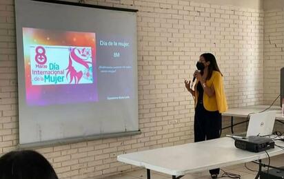 Candidata a diputación responde a críticas por su participación en manifestación