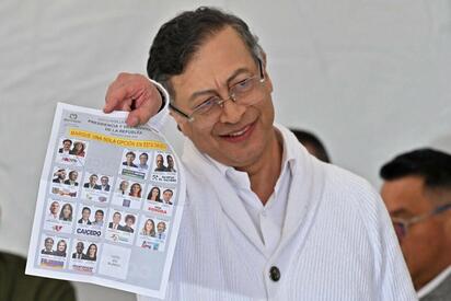 El presidente Gustavo Petro rechazó el preconteo electoral en Colombia y cuestionó el sistema de conteo, mientras otros actores políticos también expresaron