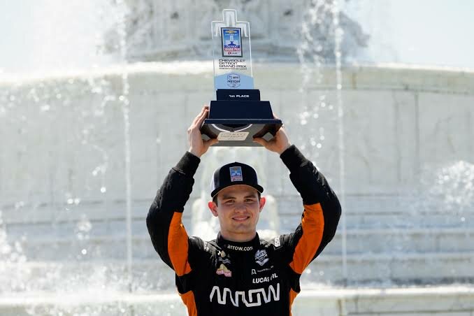 O’Ward rozó el podio en Detroit y sumó puntos clave