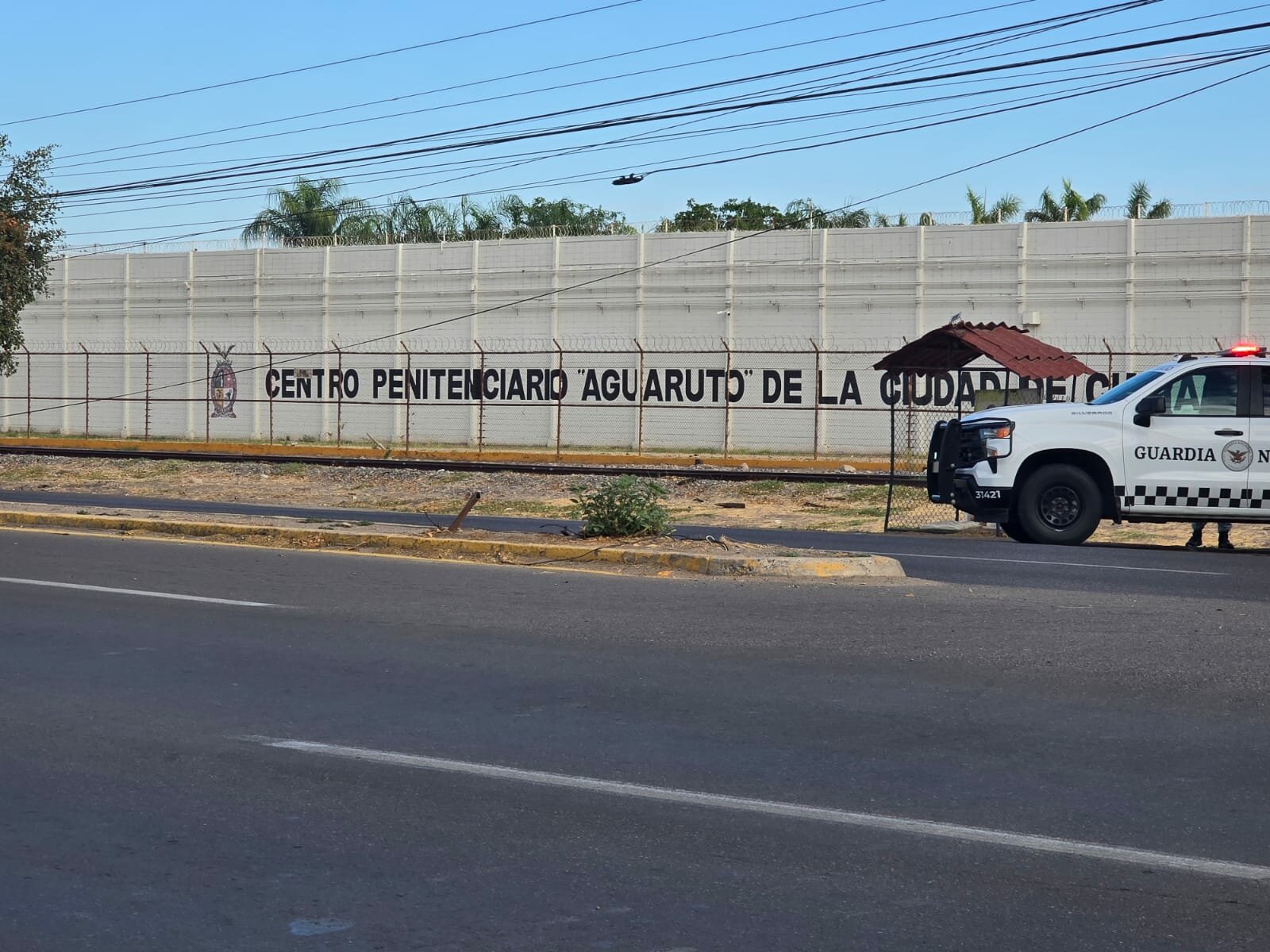 Identifican a siete internos fallecidos tras riña en penal de Culiacán