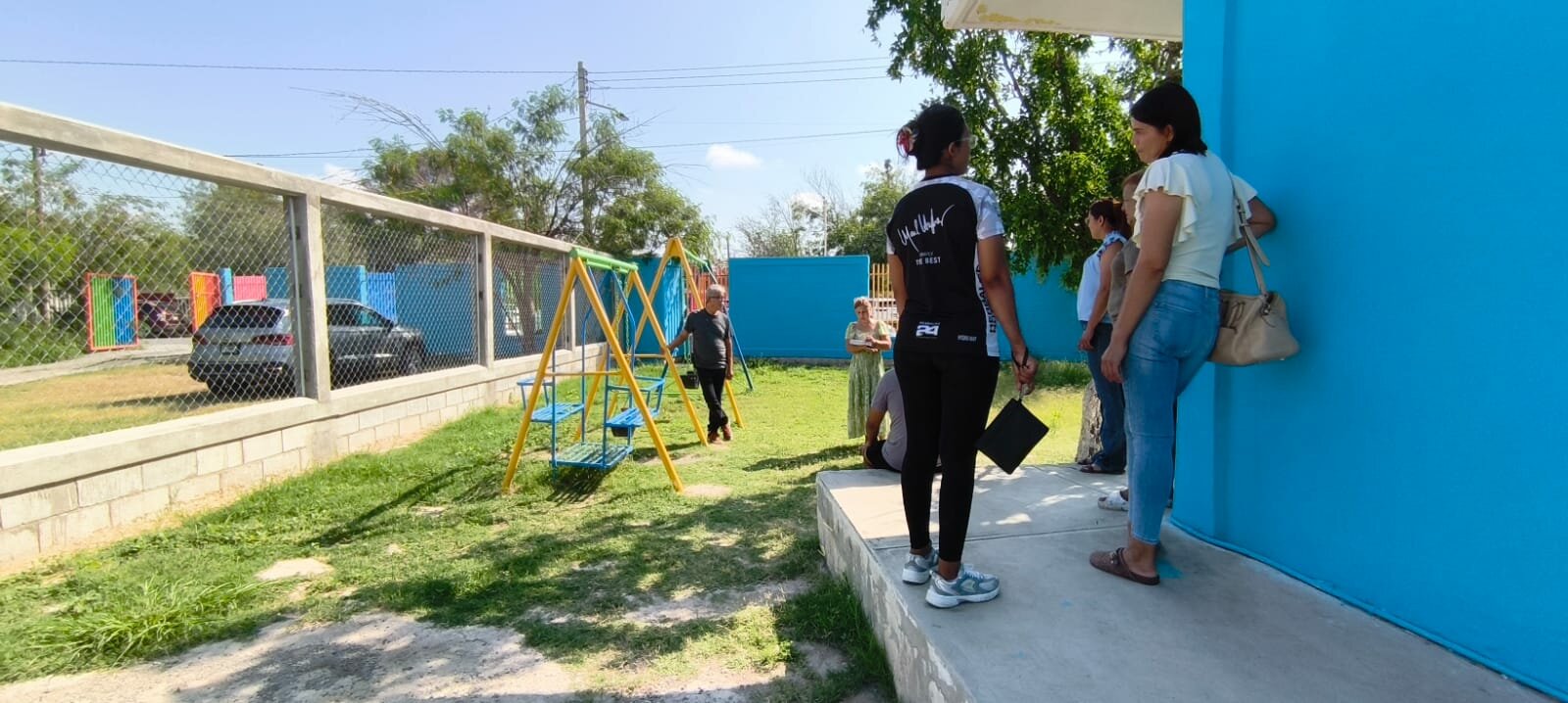 Infraestructura educativa: Detectan desgaste en una losa y piden atención preventiva inmediata.