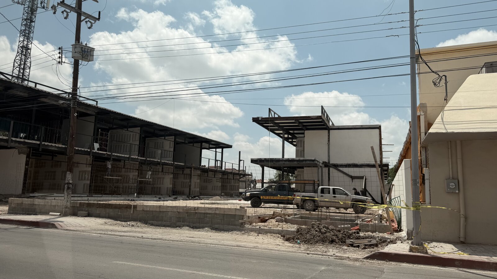 Avanza construcción de plazas comerciales en distintos sectores de la ciudad