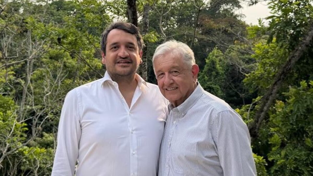 Andy López publica foto con AMLO y afirma: “soy hijo de quienes aman al pueblo”