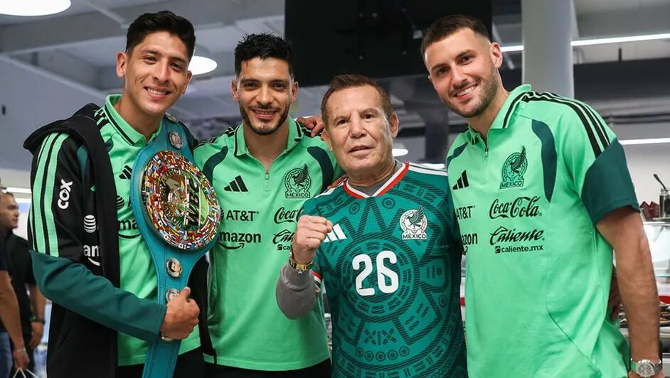 Julio César Chávez visita a Selección Mexicana previo al Mundial 2026