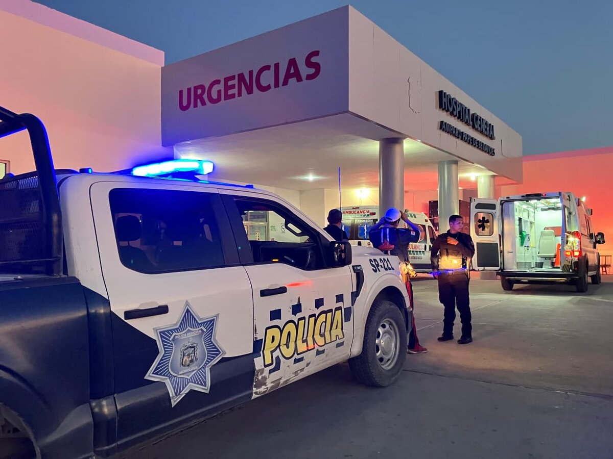 Acusan a hombre de golpear a joven por presunto robo de celular; víctima permanece grave