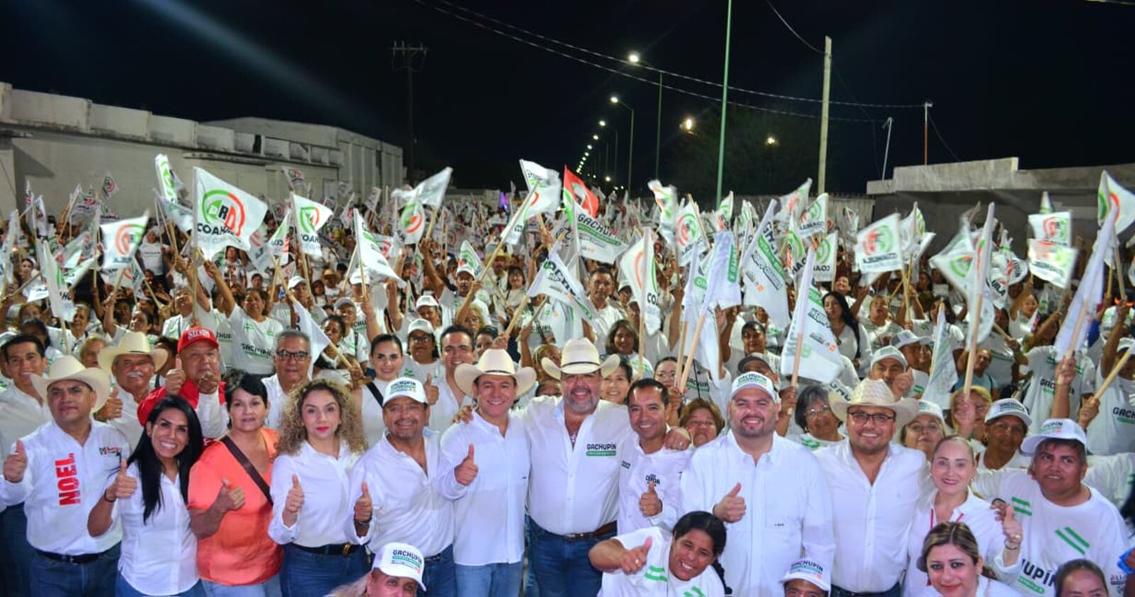 Gachupín cierra campaña acompañado por miles de simpatizantes en Frontera