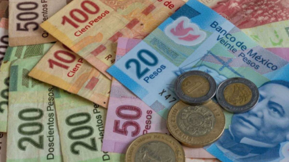 Peso mexicano cae frente al dólar por tensión entre EU e Irán