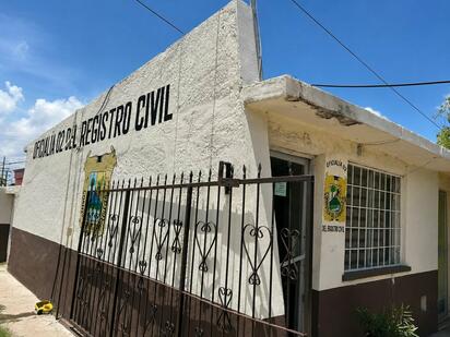 Las familias cambian; disminuyen  nacimientos y aumentan divorcios