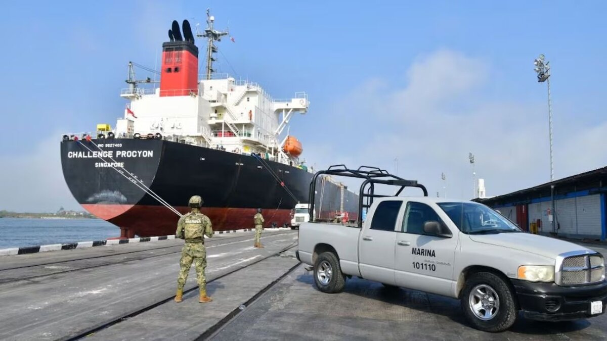 Niegan amparo a capitán vinculado a red de huachicol fiscal en la Marina