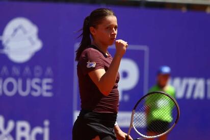 Maja Chwalinska sorprende y es finalista de Roland Garros