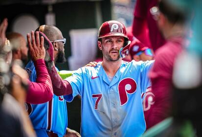 Filis barren a Padres con victoria 6-4 en Filadelfia