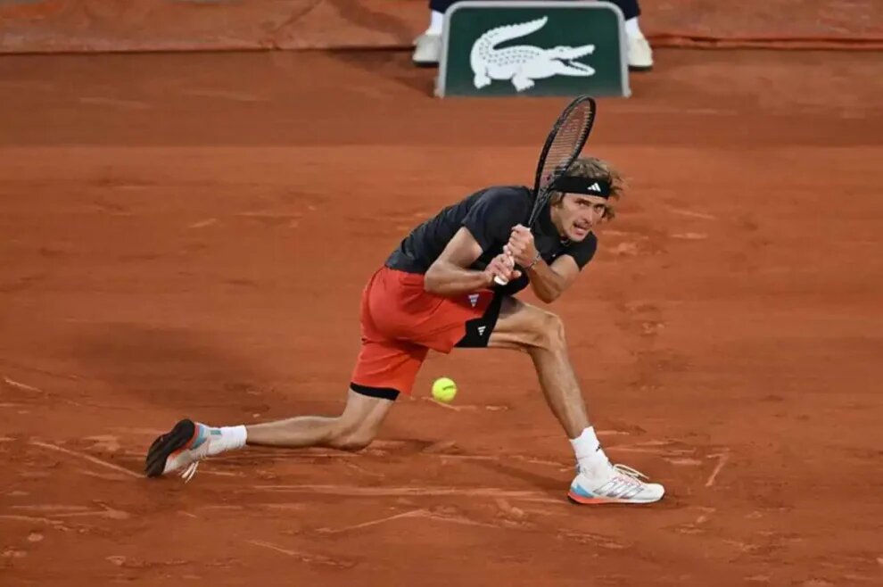 Alexander Zverev vence a Mensik y es finalista de Roland Garros