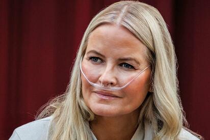 La princesa heredera de Noruega, Mette-Marit, fue incluida en una lista urgente para trasplante de pulmón tras el avance de su enfermedad respiratoria.