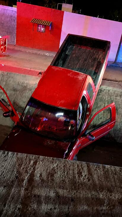 El accidente movilizó a los cuerpos de rescate y seguridad.  La combinación de alcohol y velocidad volvió a provocar un aparatoso accidente durante
