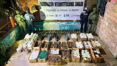 Aseguran 550 explosivos y una camioneta robada en El Rosario, Sinaloa