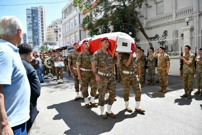 Israel ataca suburbios de Beirut pese a acuerdo de alto al fuego respaldado por EU