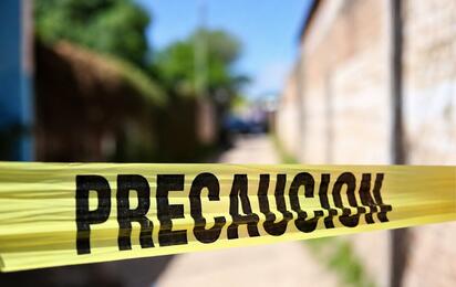 Un ataque armado en la carretera federal Acapulco-Pinotepa en Guerrero dejó sin vida al líder ganadero Agustín Morán y su esposa Rocío Castro este domingo.