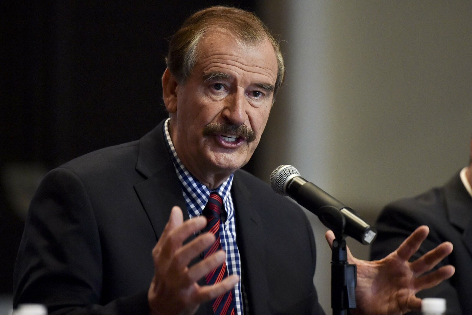 Vicente Fox celebra triunfo del PRI en Coahuila