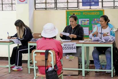 PERÚ El conteo electoral en Perú mantiene en empate técnico a Keiko Fujimori y Roberto Sánchez, mientras impugnaciones podrían retrasar el resultado final varios