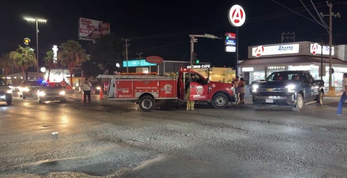 Bomberos ilesos en choque, sigue faltando cultura vial ante paso de unidades de emergencia