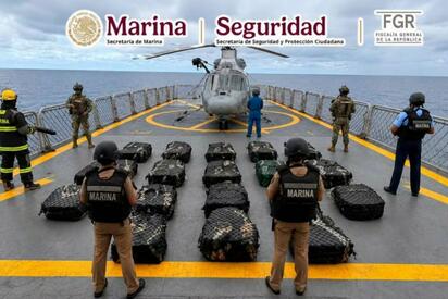 Marina asegura más de 800 kilos de cocaína frente a costas de Guerrero