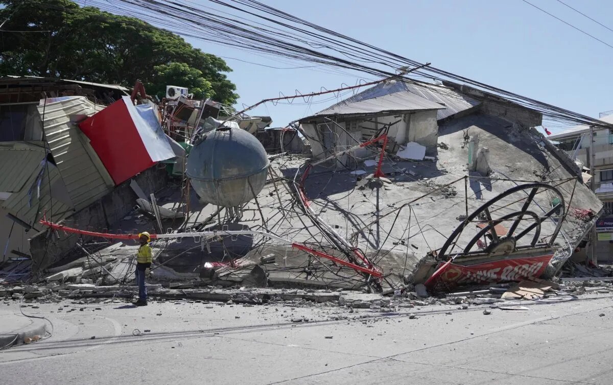 Terremoto de magnitud 7.8 deja al menos 35 muertos en Filipinas