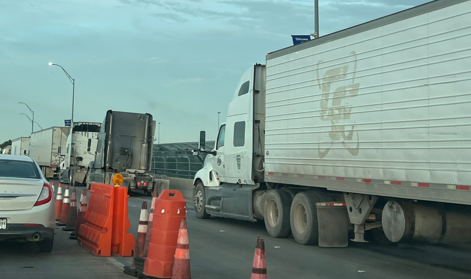 La próxima revisión del Tratado entre México, Estados Unidos y Canadá (T-MEC) ha comenzado a generar preocupación entre especialistas y sectores productivos