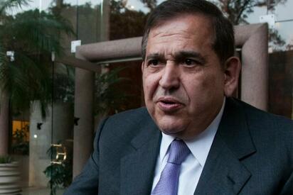 El empresario Alonso Ancira volvió a ser tema de interés tras ser visto en Texas, mientras persisten cuestionamientos sobre su papel en AHMSA.  El nombre