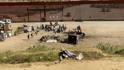 La Secretaría de Relaciones Exteriores informó que alrededor de 14 mil mexicanos permanecen detenidos en centros migratorios de Estados Unidos en espera