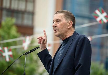 Otegi afirma que existe una “operación política” contra Pedro Sánchez