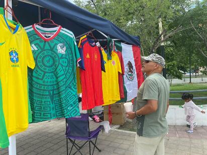 Fiebre mundialista dispara ventas de playeras en Monclova 