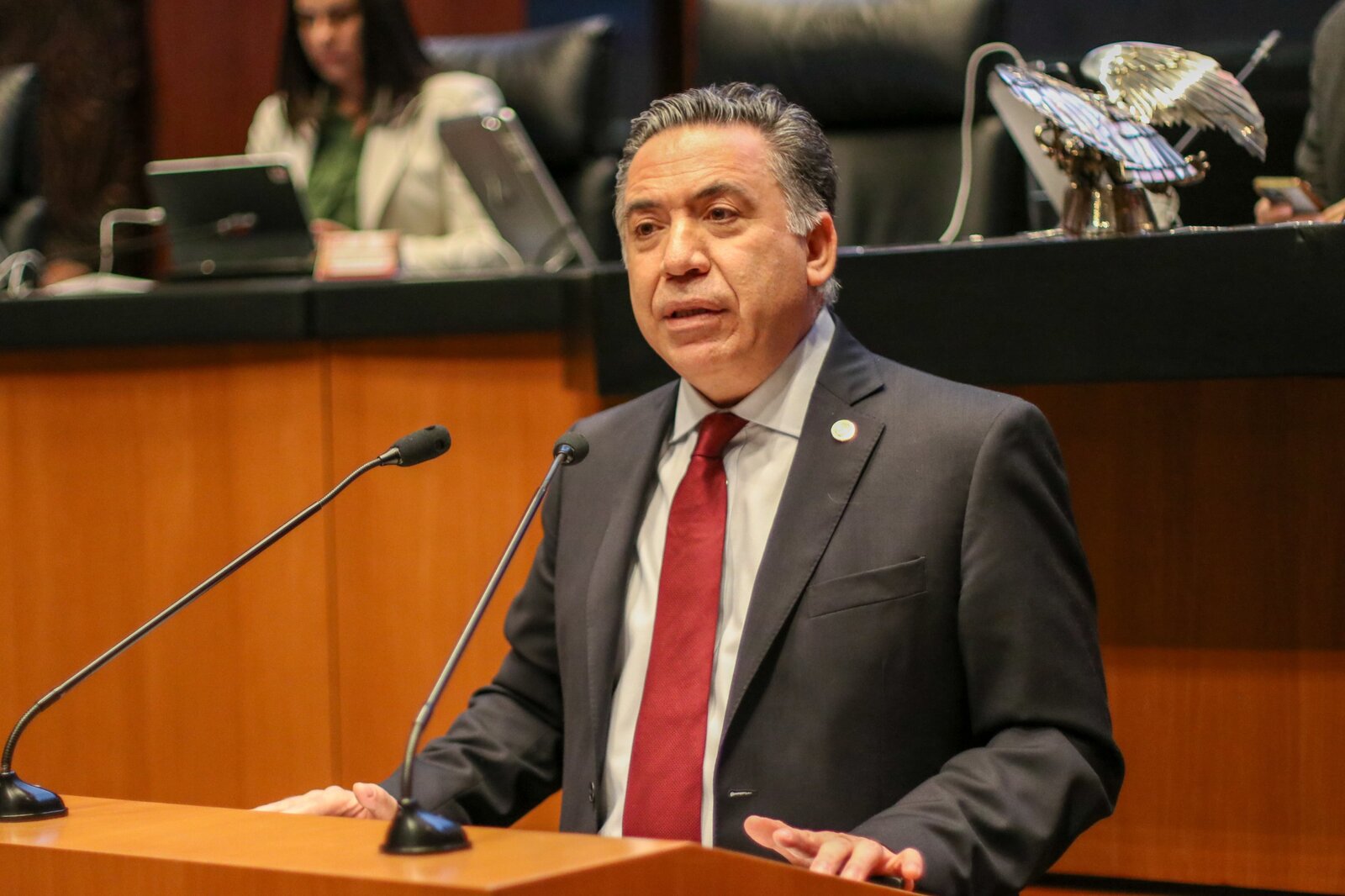 Senado mantiene pago a Enrique Inzunza pese a bloqueo de cuentas