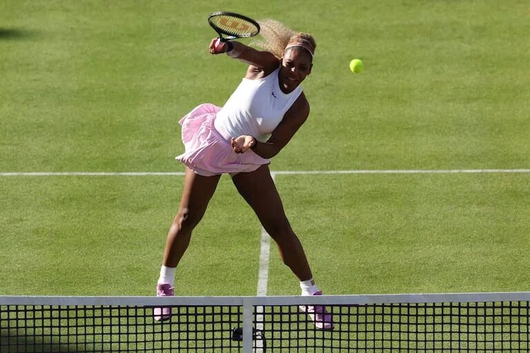 Serena Williams regresa al tenis con triunfo en Queen's