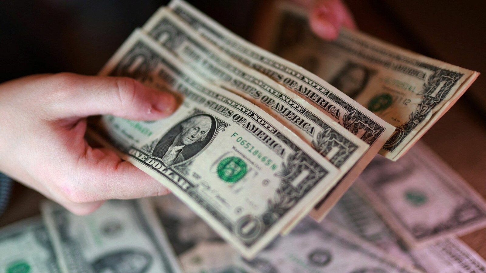 Tipo de cambio cierra con ligera apreciación del peso mexicano