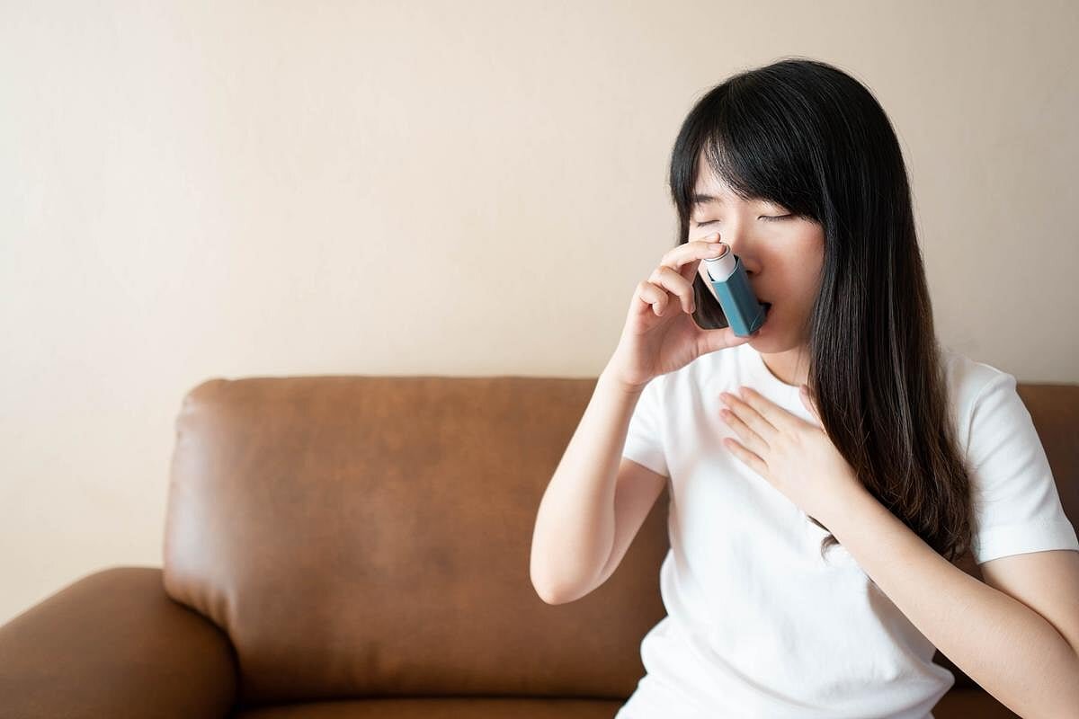 Las personas pertenecientes a minorías raciales y étnicas tienen menos probabilidades de recibir los inhaladores recomendados para el control del asma, según