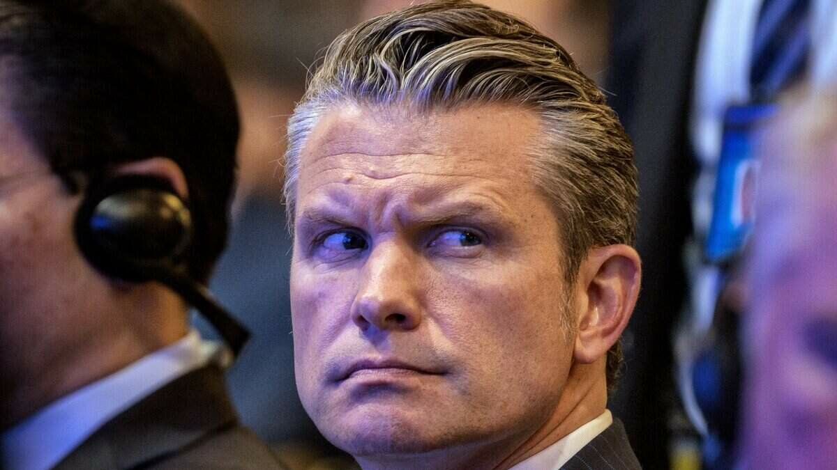 Pete Hegseth visita Guantánamo y lanza advertencia a Cuba por armas