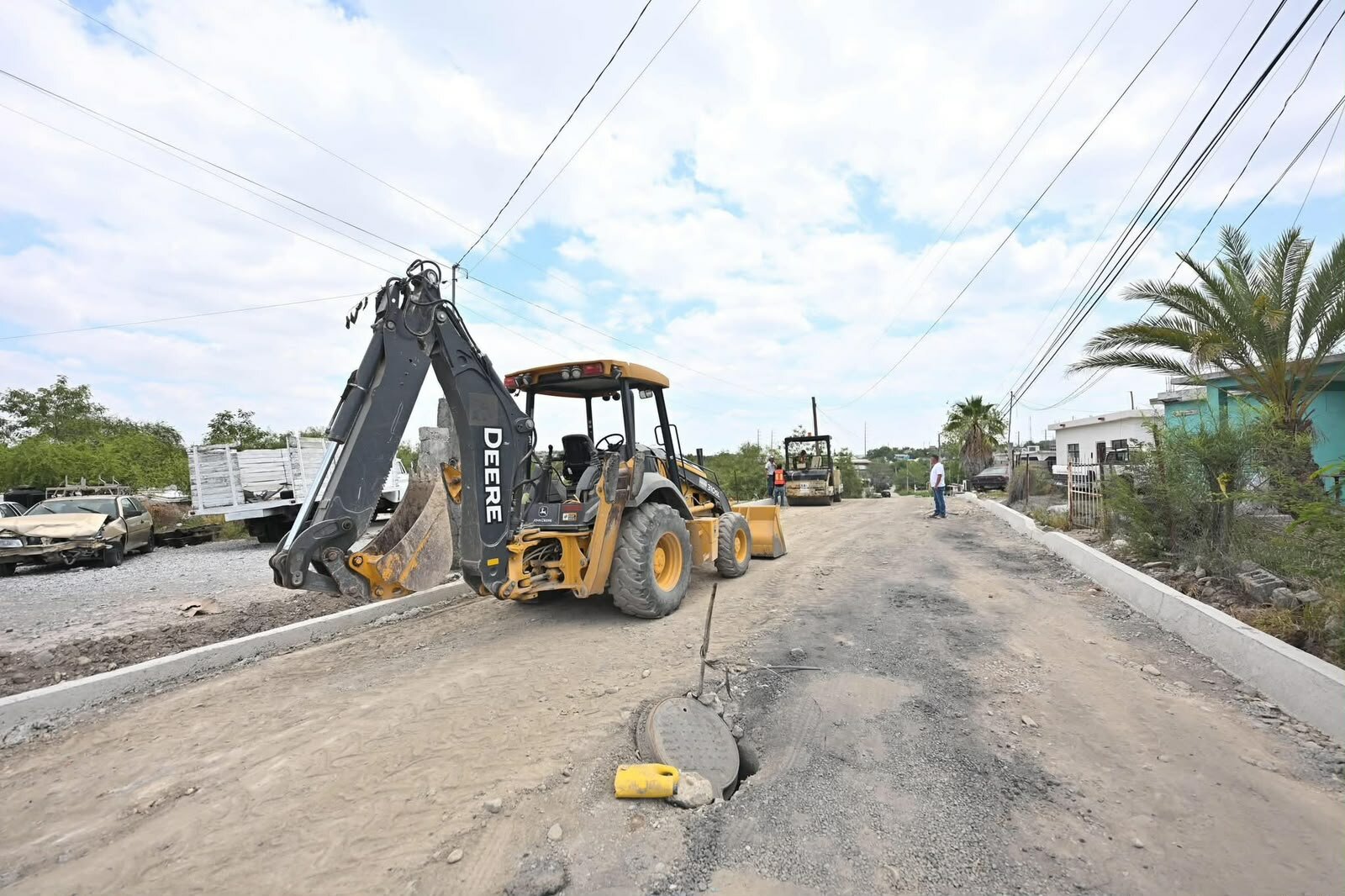 Obras de pavimentación avanzan en las colonias La Amistad y Barrera