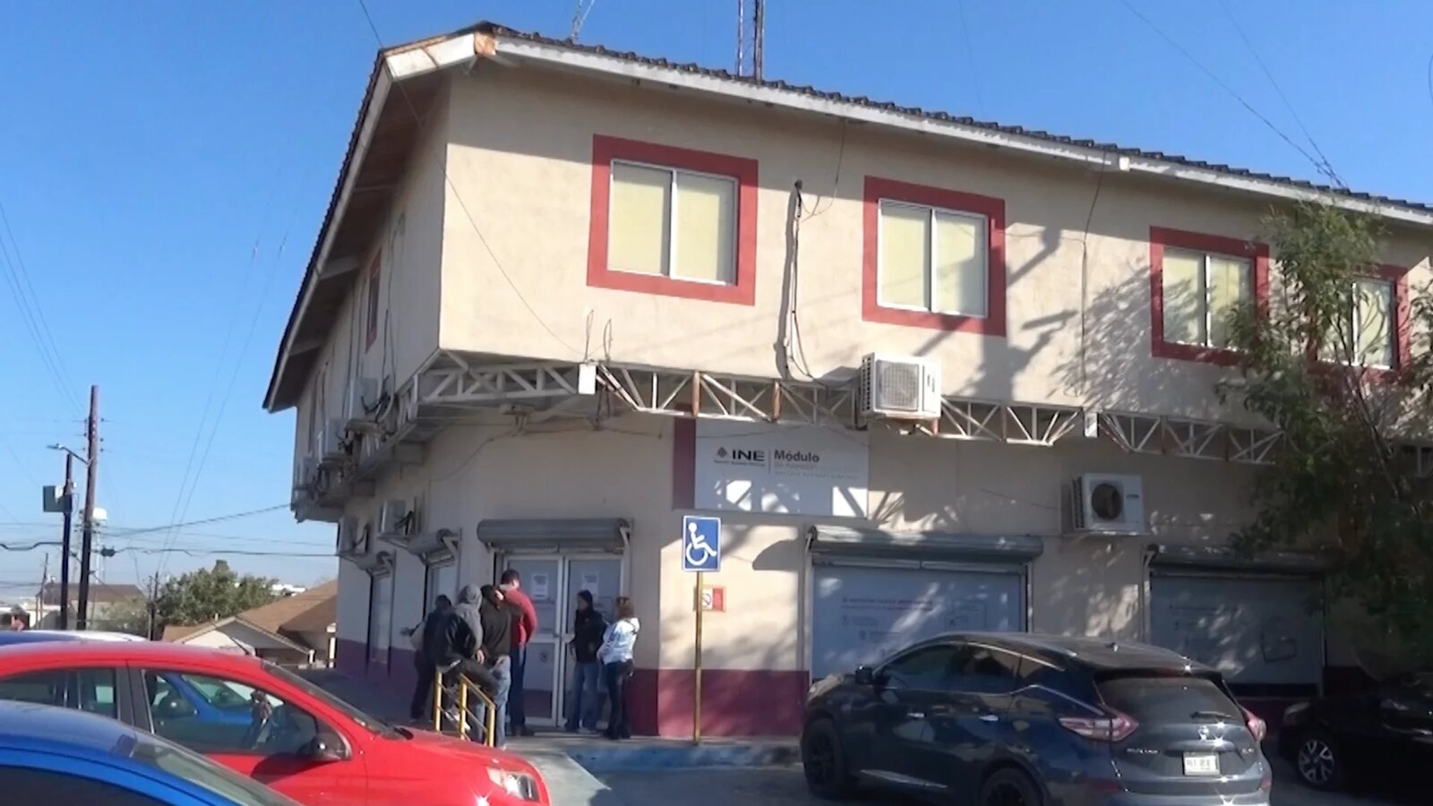Muere una persona dentro de módulo del INE en Piedras Negras; suspenden actividades