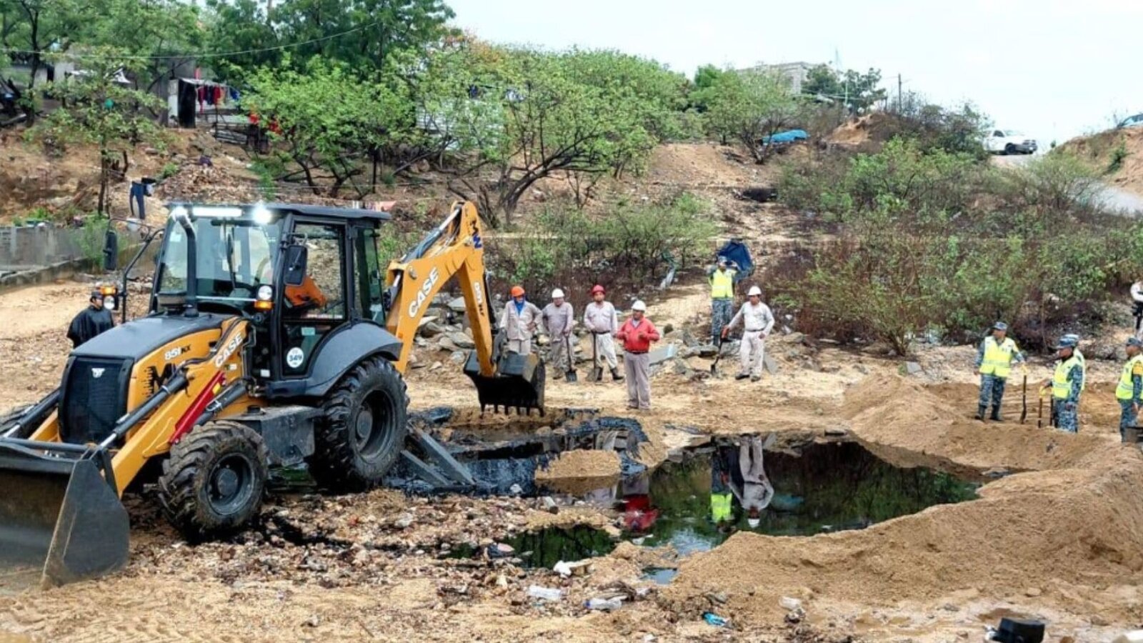 PEMEX controla fuga de combustóleo y sella ducto en Salina Cruz, Oaxaca