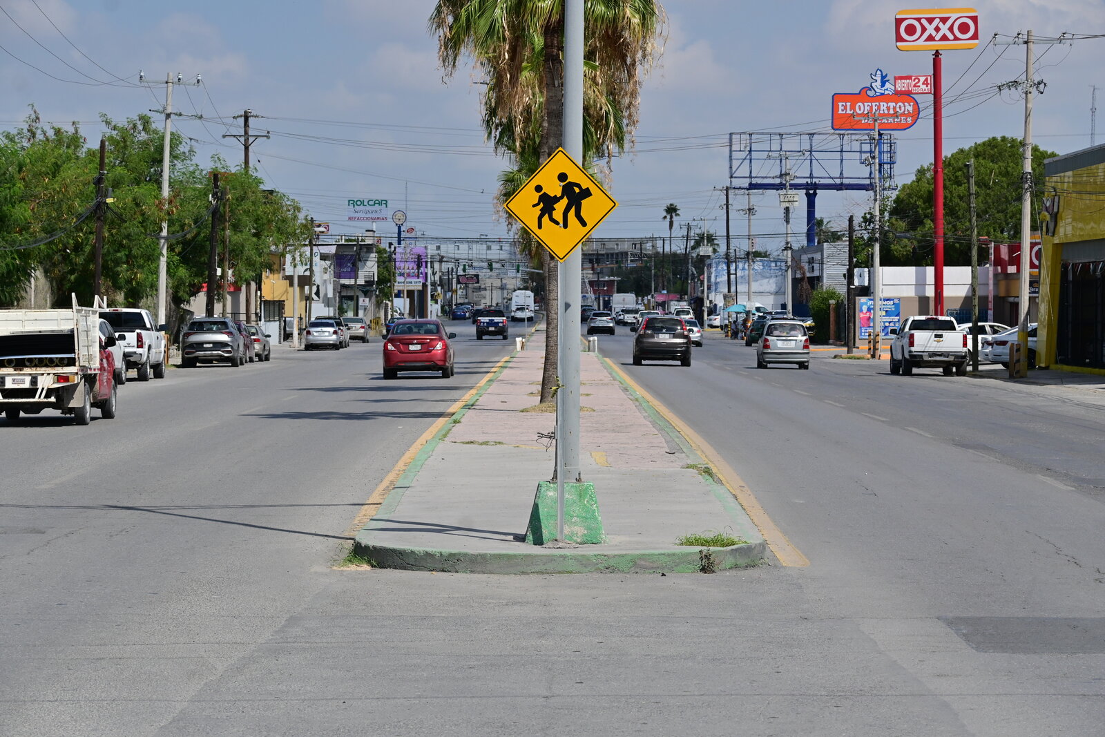 Cultura vial: Una mirada a señalamientos cotidianos que ayudan a mantener la seguridad vial.