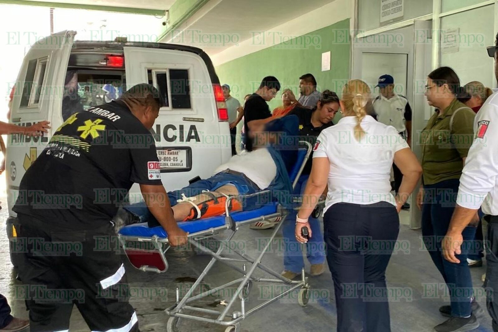 Trabajador de CFE cae de poste y termina en urgencias de la Clínica 7 del IMSS