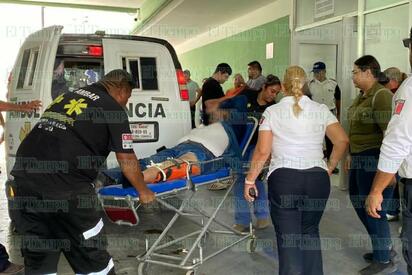 Trabajador de CFE cae de poste y termina en urgencias de la Clínica 7 del IMSS