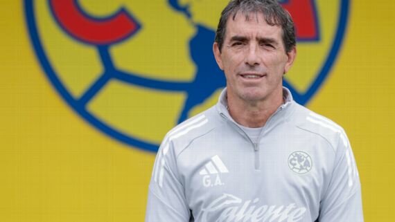 Guillermo Almada ya entrenó con América en Coapa