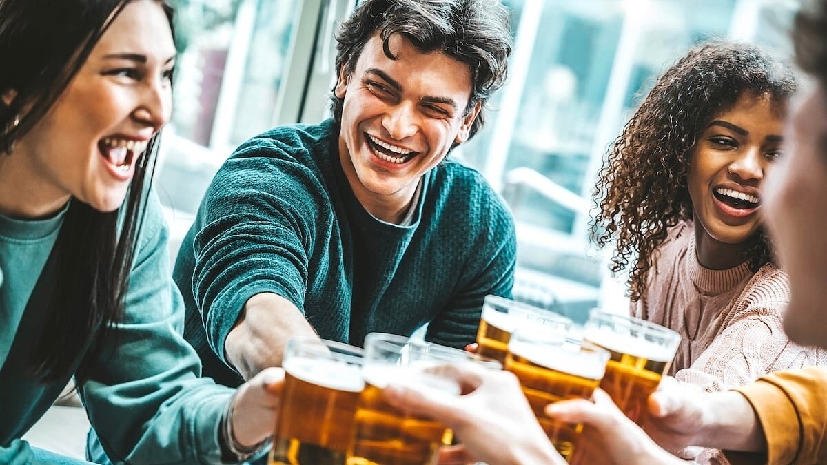 El consumo excesivo de alcohol perjudica la capacidad cerebral de los estudiantes universitarios