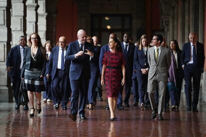Sheinbaum recibe a Infantino en Palacio Nacional